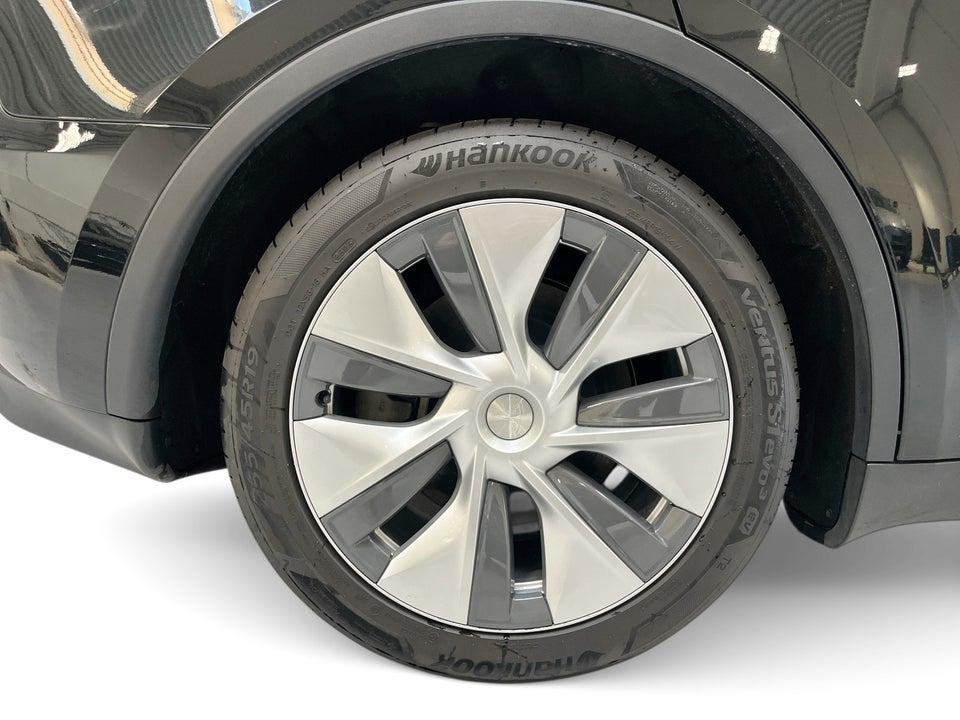 Tesla Model Y RWD 5d