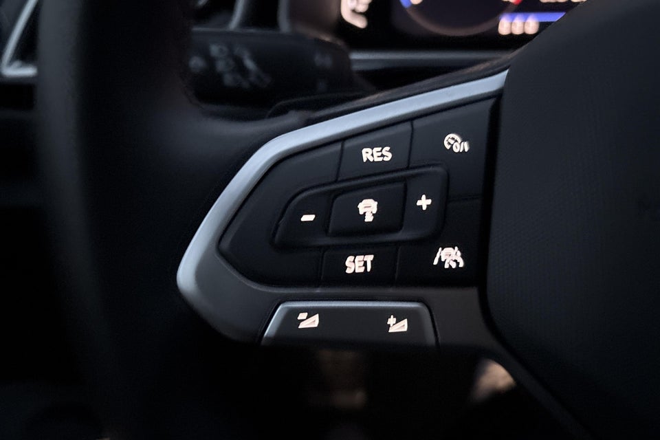 VW T-Roc 1,5 TSi 150 R-line DSG 5d