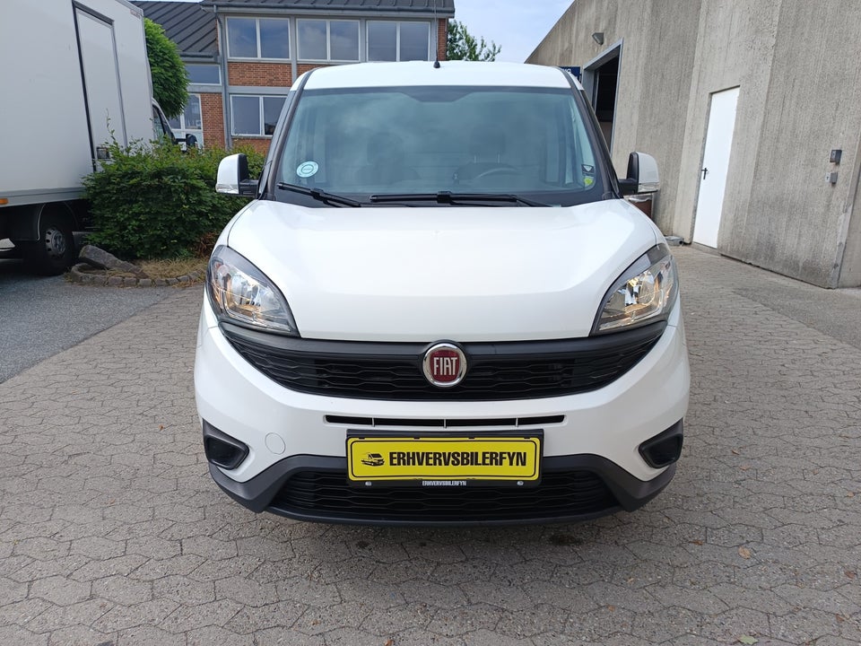 Fiat Doblò Cargo 1,4 T-Jet 120 Professional+ L2 4d