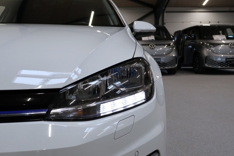VW Golf VII 1,5 TSi 130 Comfortline Variant 5d