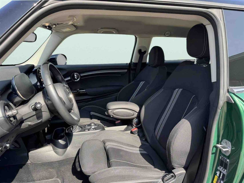 MINI Cooper SE Classic Trim 3d