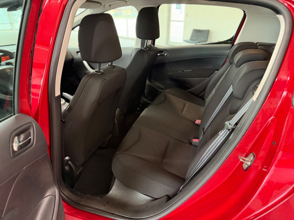 Peugeot 308 1,6 e-HDi 112 Access 5d