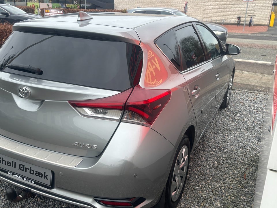 Toyota Auris 1,2 T T2 5d