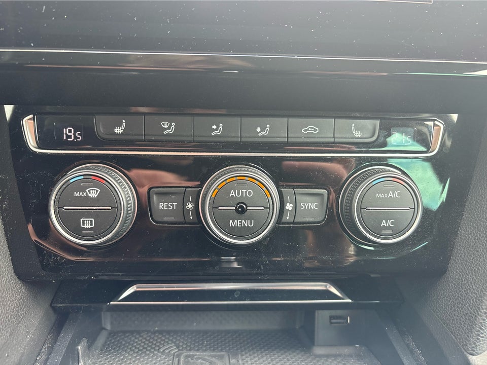 VW Passat 1,5 TSi 150 Highline Premium Variant DSG 5d