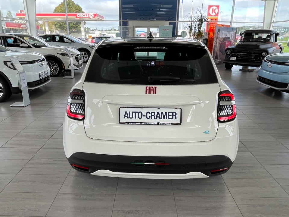 Fiat 600e 54 (RED) 5d