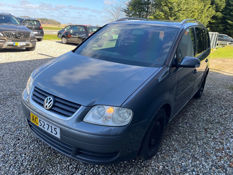 VW Touran 2,0 TDi 136 Trendline DSG Van 5d