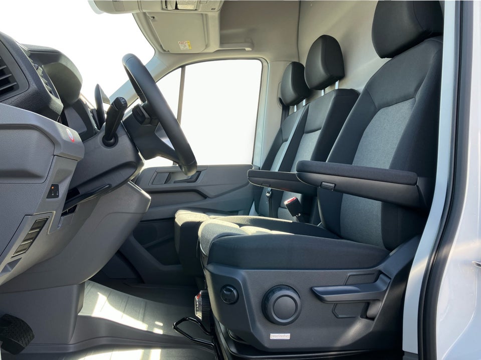 VW Crafter 35 2,0 TDi 163 Kassevogn L3H3 aut. RWD