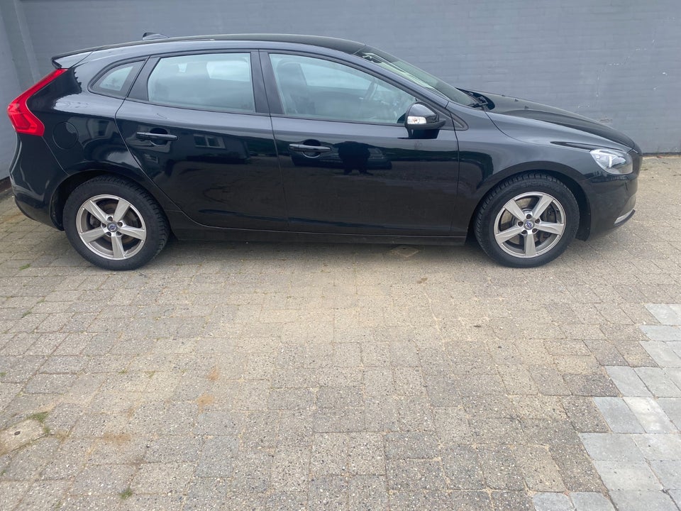 Volvo V40 2,0 D4 190 R-Design Drive-E 5d