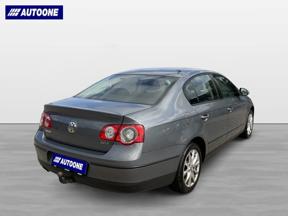 VW Passat 2,0 FSi Comfortline 4d