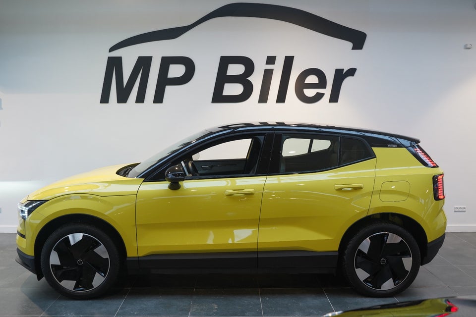 Volvo EX30 Extended Range Plus 5d