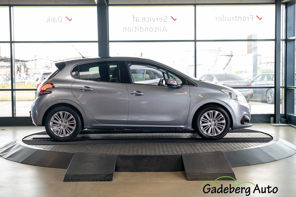 Peugeot 208 1,2 PureTech 82 Exclusive+ 5d