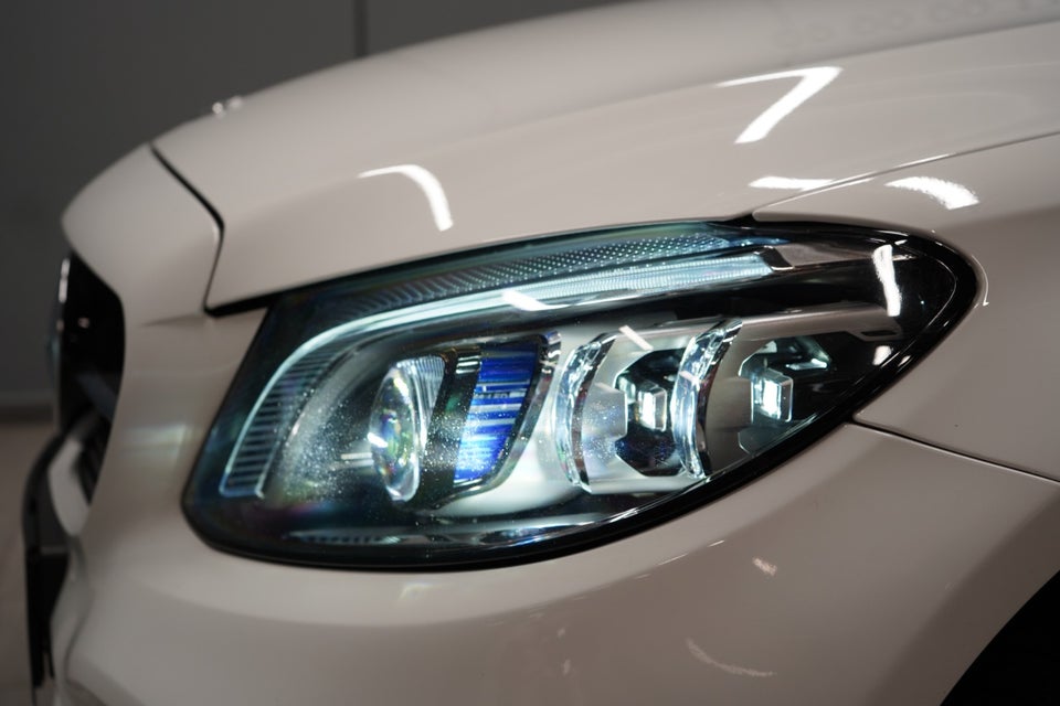 Mercedes C300 e 2,0 AMG Line stc. aut. 5d