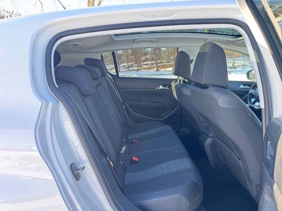 Peugeot 308 1,2 PureTech 130 Prestige EAT8 5d