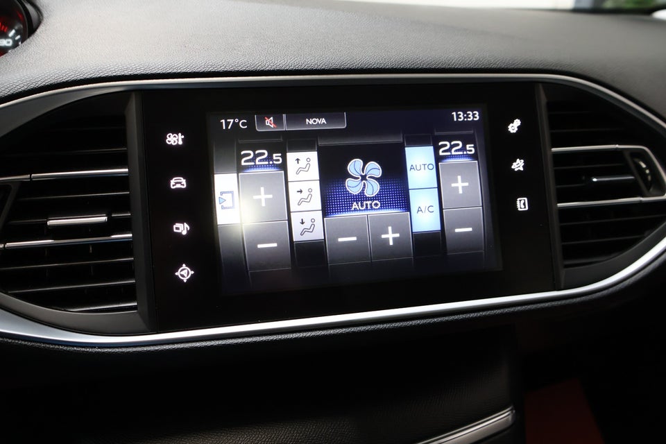 Peugeot 308 1,6 BlueHDi 120 Selection Sky 5d