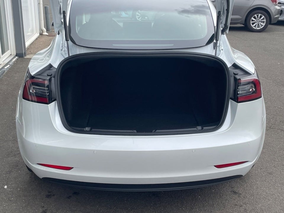 Tesla Model 3 Standard Range+ RWD 4d