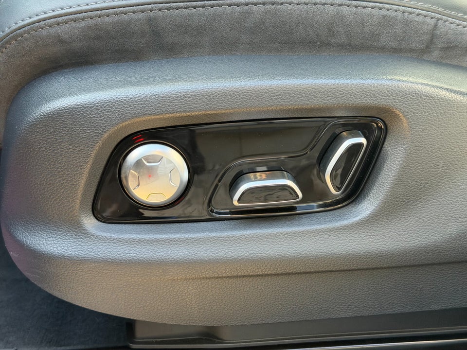 Hongqi E-HS9 99 Exclusive 5d