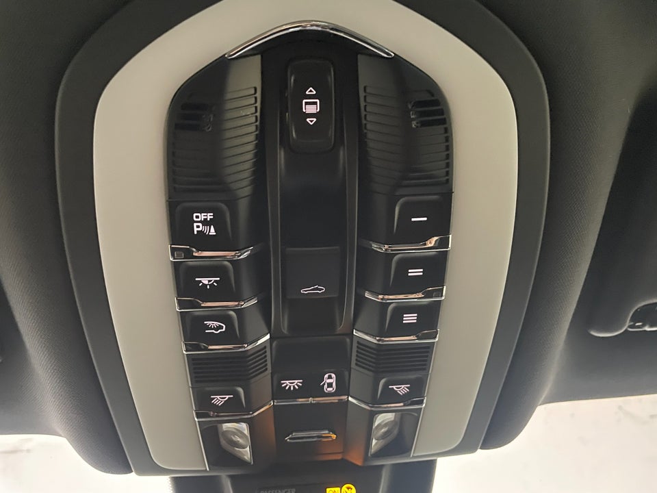 Porsche Macan GTS 3,0 PDK Van 5d