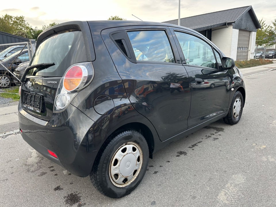 Chevrolet Spark 1,0 LS 5d