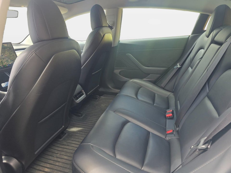 Tesla Model 3 Standard Range+ RWD 4d