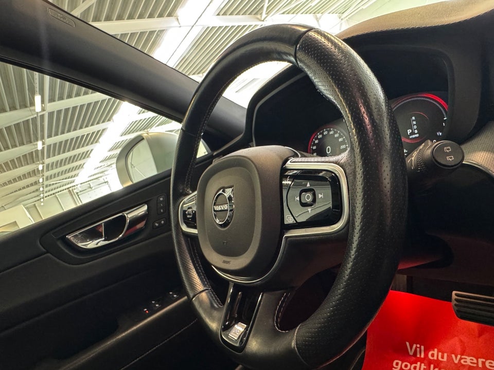 Volvo XC60 2,0 T8 407 R-Design aut. AWD 5d