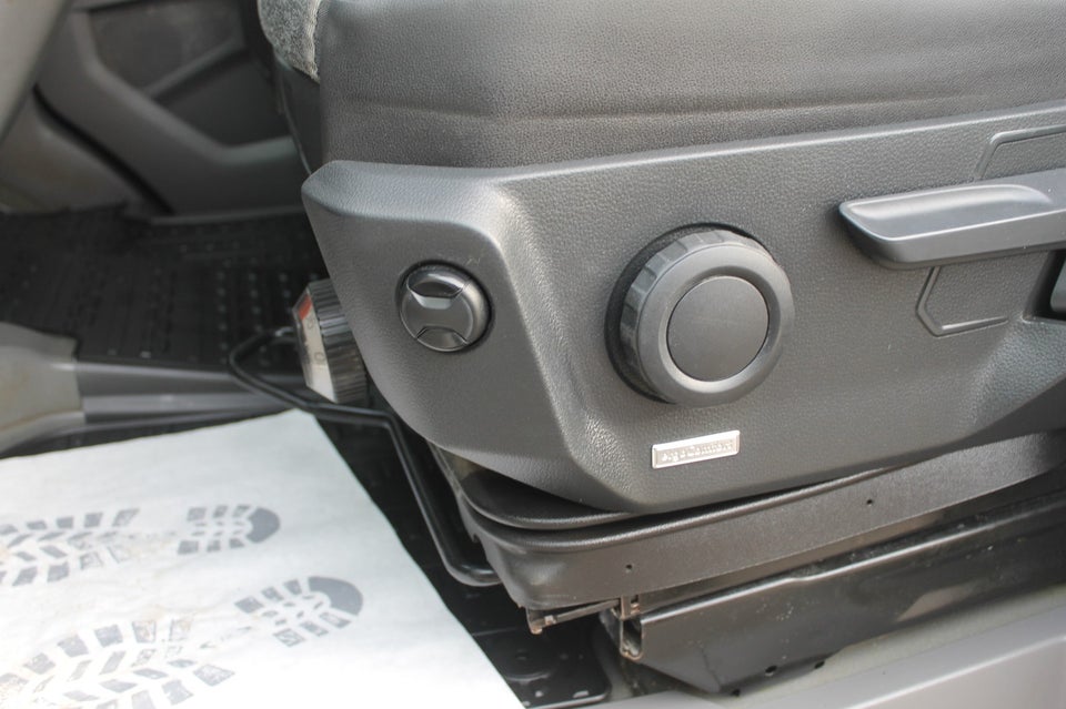 VW Crafter 35 2,0 TDi 177 Kassevogn L3H2 aut.