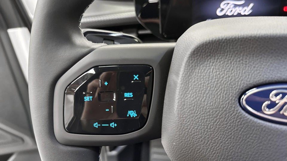 Ford Capri 82 Premium Extended Range 5d