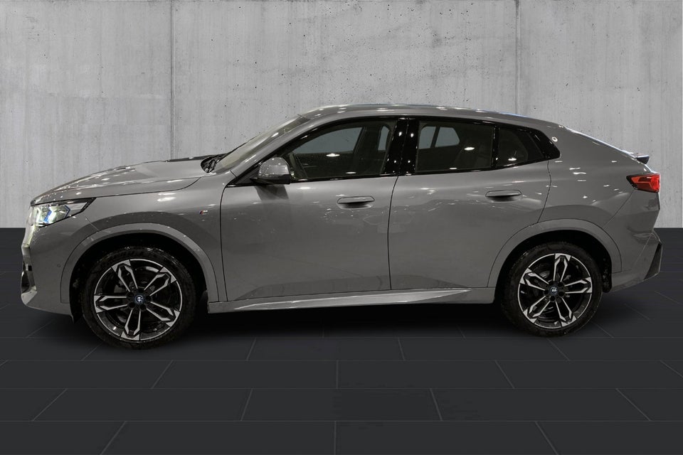 BMW iX2 eDrive20 M-Sport 5d