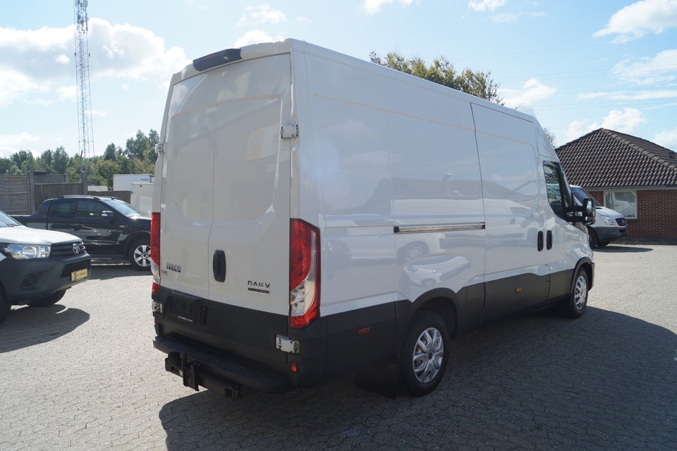 Iveco Daily 2,3 35S16 12m³ Van AG8
