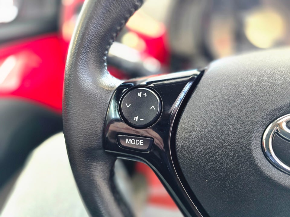 Toyota Aygo 1,0 VVT-i x-wave Sky 5d