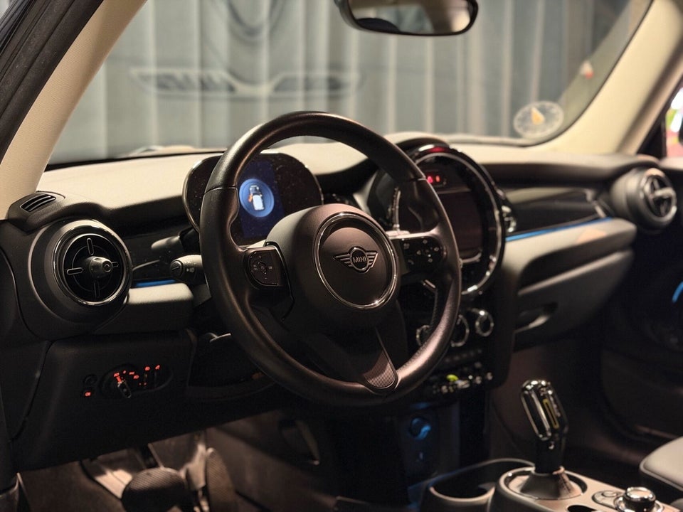 MINI Cooper SE Essential 3d