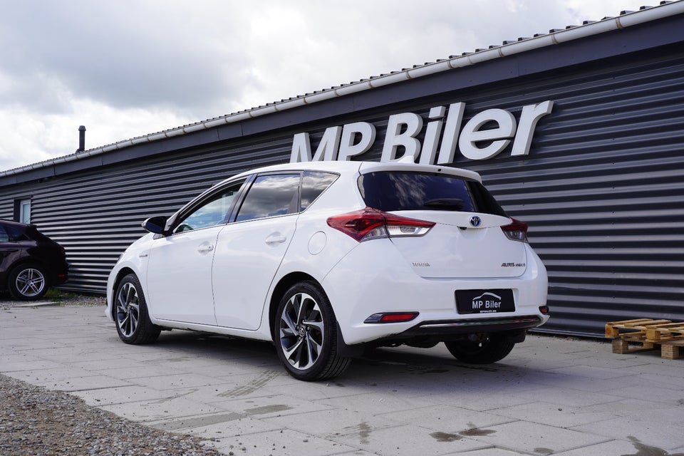 Toyota Auris 1,8 Hybrid H2 Style Skyview CVT 5d