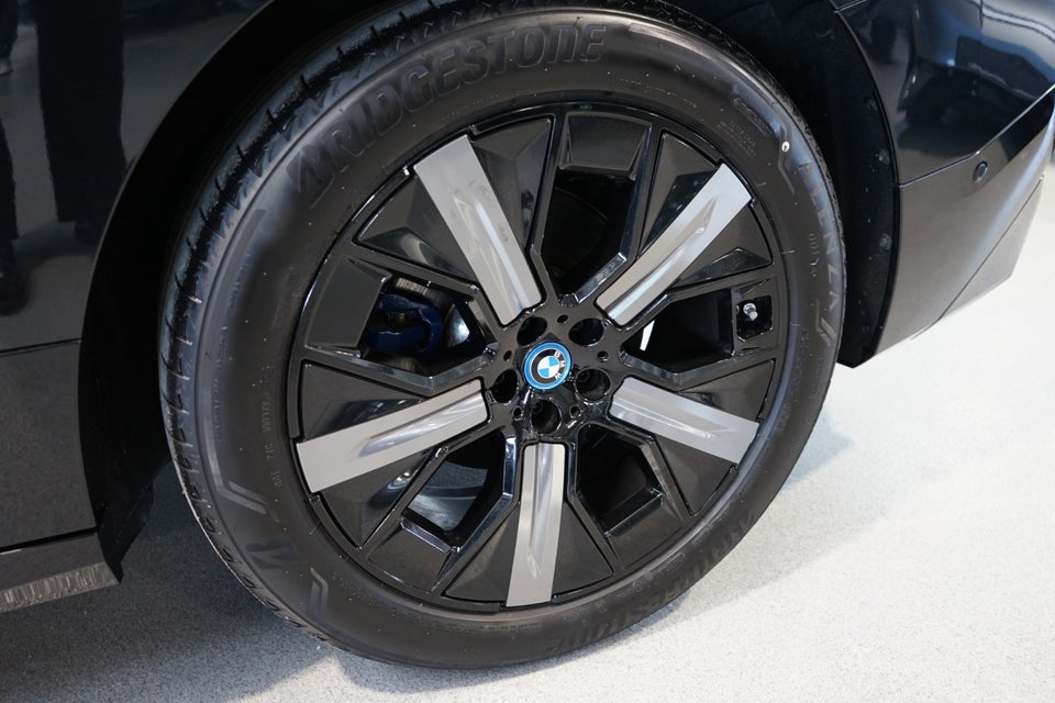 BMW iX xDrive40 Sport 5d