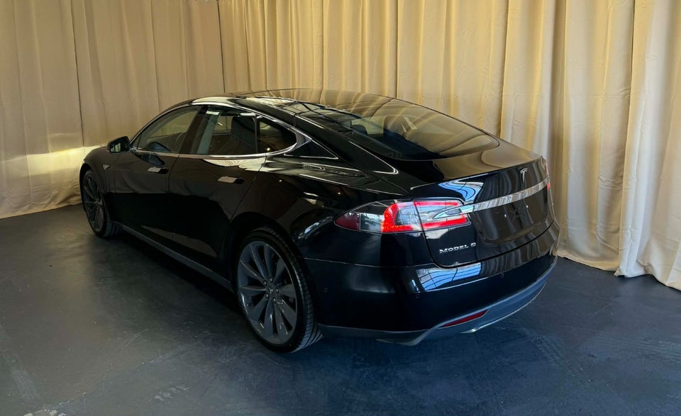 Tesla Model S 85 5d