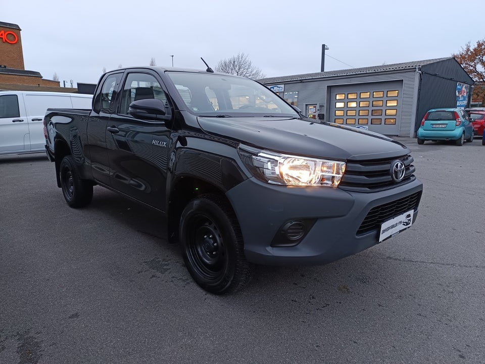 Toyota HiLux 2,4 D-4D 150 T2 Ex.Kab 4x4 4d