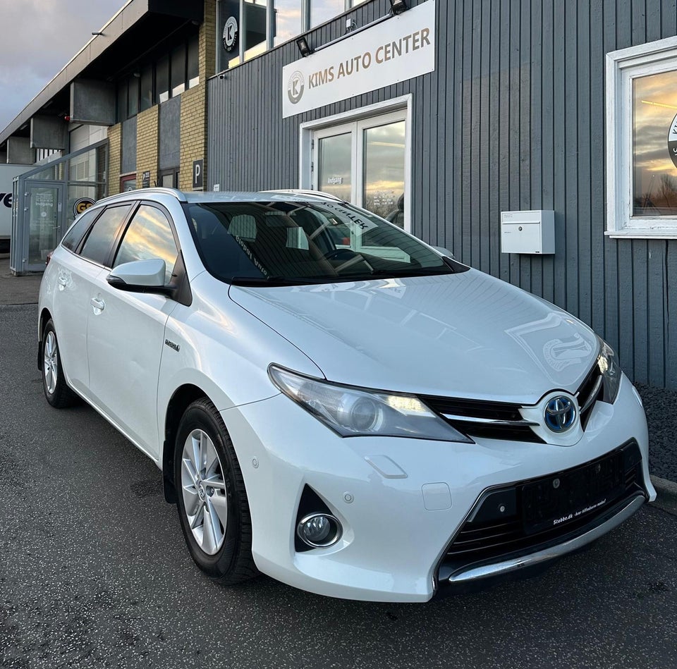 Toyota Auris 1,8 Hybrid H2 Premium Touring Sports CVT 5d