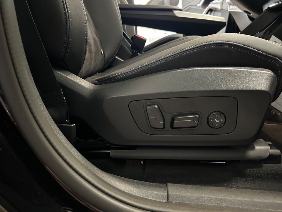 BMW iX1 xDrive30 Fully Charged M-Sport 5d