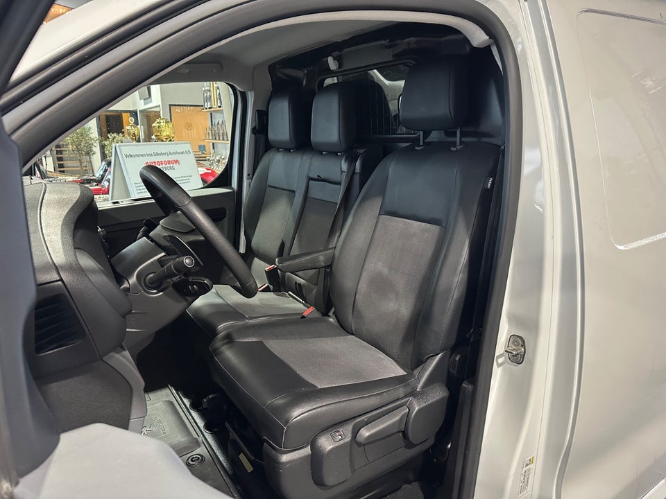 Peugeot Expert 2,0 BlueHDi 122 L2 Premium EAT8 Van