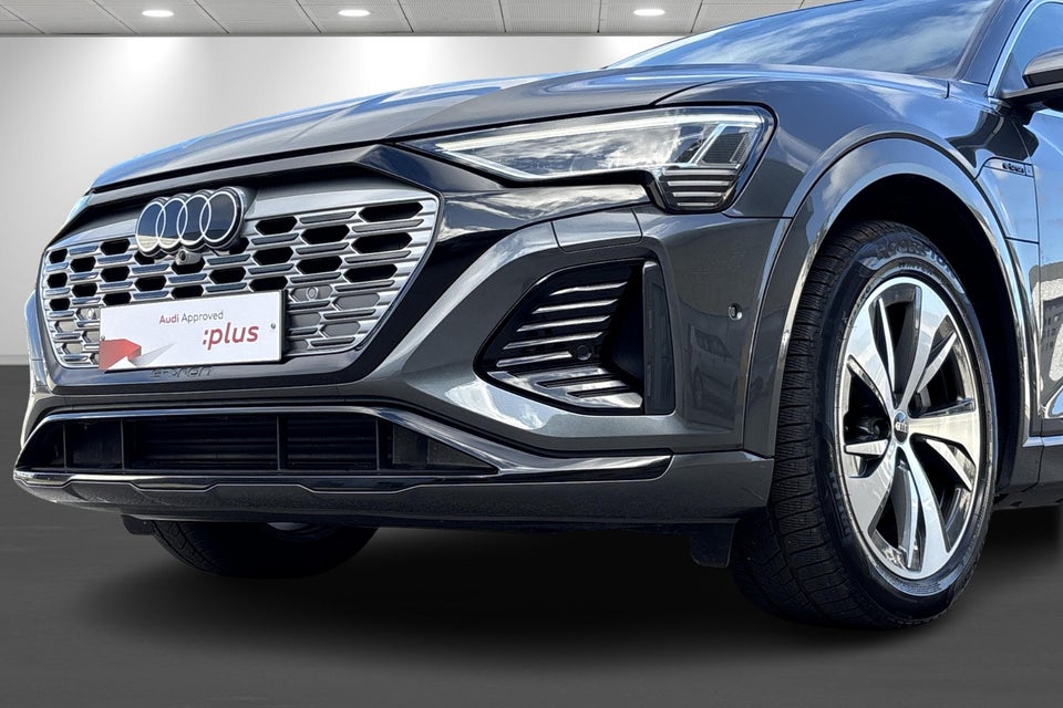 Audi Q8 e-tron 55 S-line quattro 5d