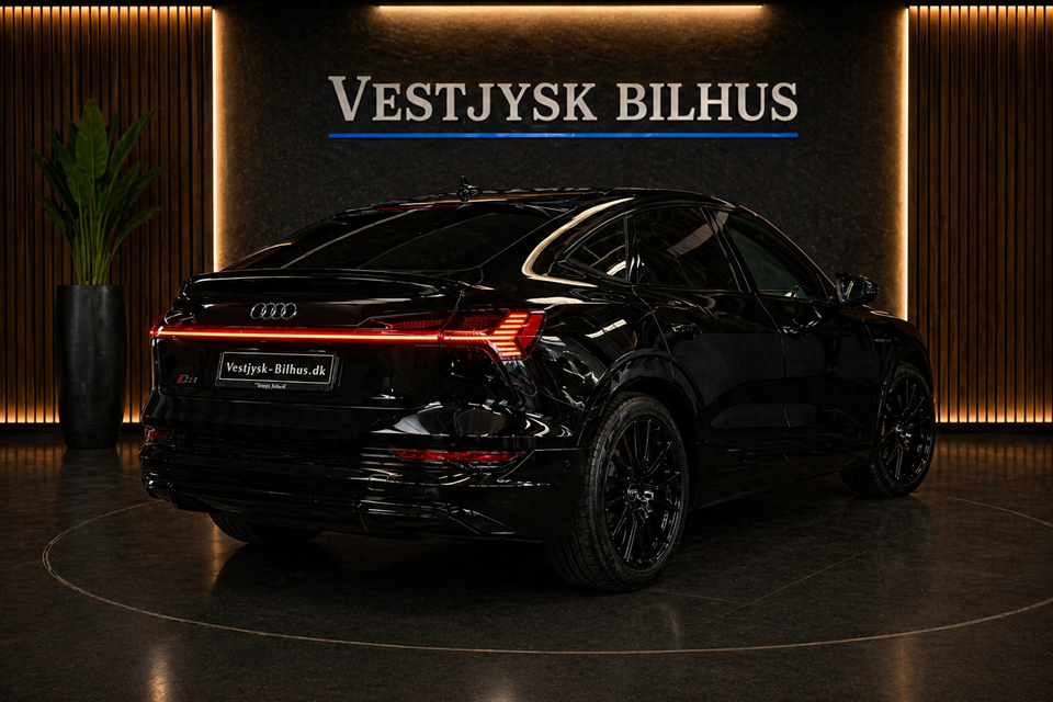 Audi e-tron 55 S-line Sportback quattro 5d