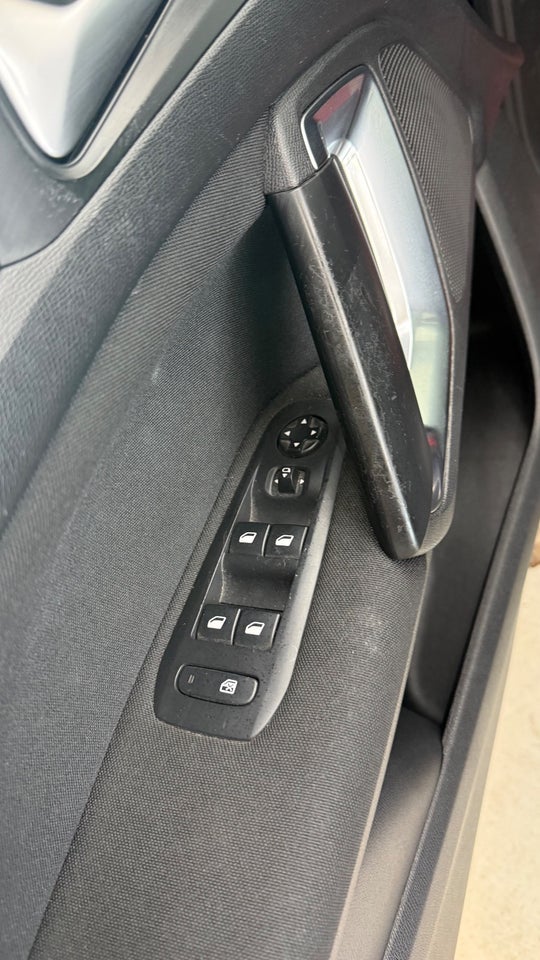 Peugeot 308 1,2 e-THP 130 Allure Sky 5d