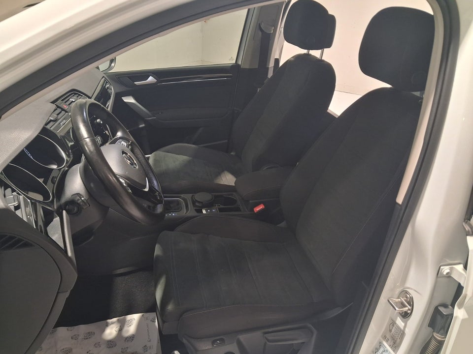 VW Touran 2,0 TDi 150 Comfortline DSG Van 5d