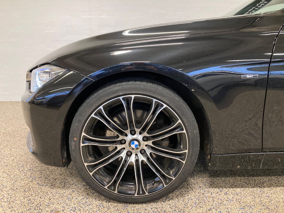 BMW 330d 3,0 Touring Sport Line aut. 5d