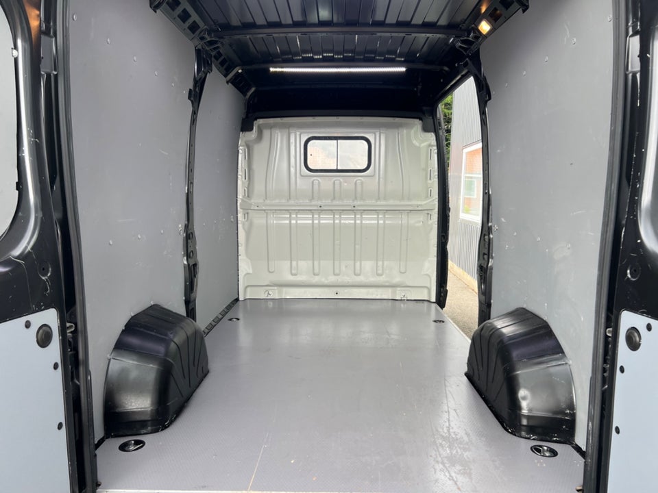 Peugeot Boxer 335 2,2 BlueHDi 165 L2H2 Premium