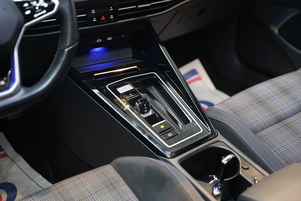 VW Golf VIII 1,4 GTE DSG 5d