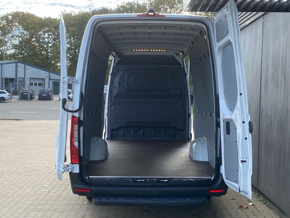 Mercedes Sprinter 317 2,0 CDi A4 Kassevogn aut. RWD
