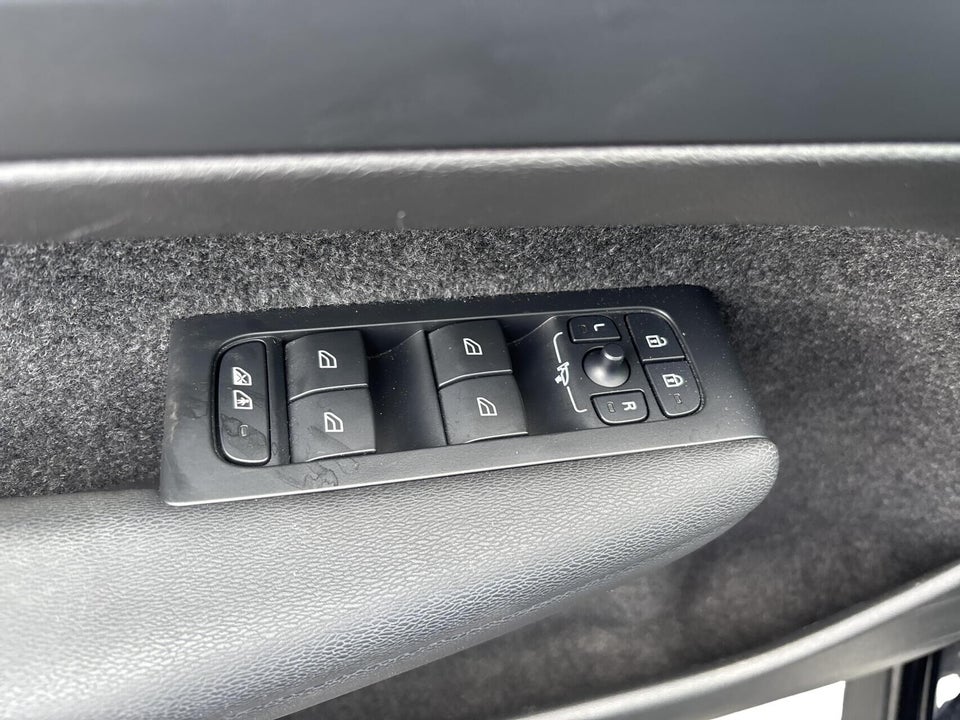 Volvo XC40 P6 ReCharge Plus 5d