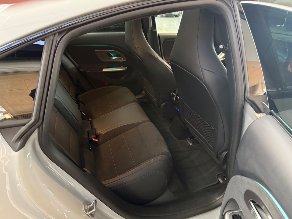 Mercedes CLA250+ electric AMG Line 4d
