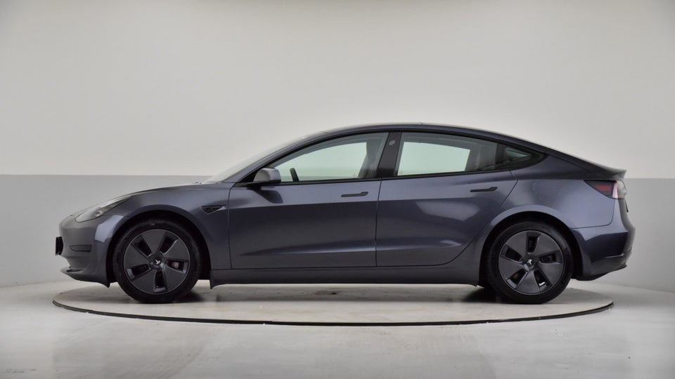 Tesla Model 3 Standard Range+ RWD 4d