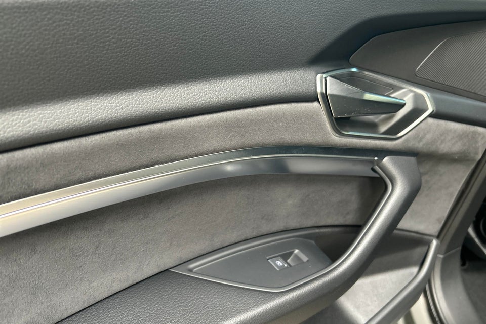 Audi Q8 e-tron 55 S-line quattro 5d