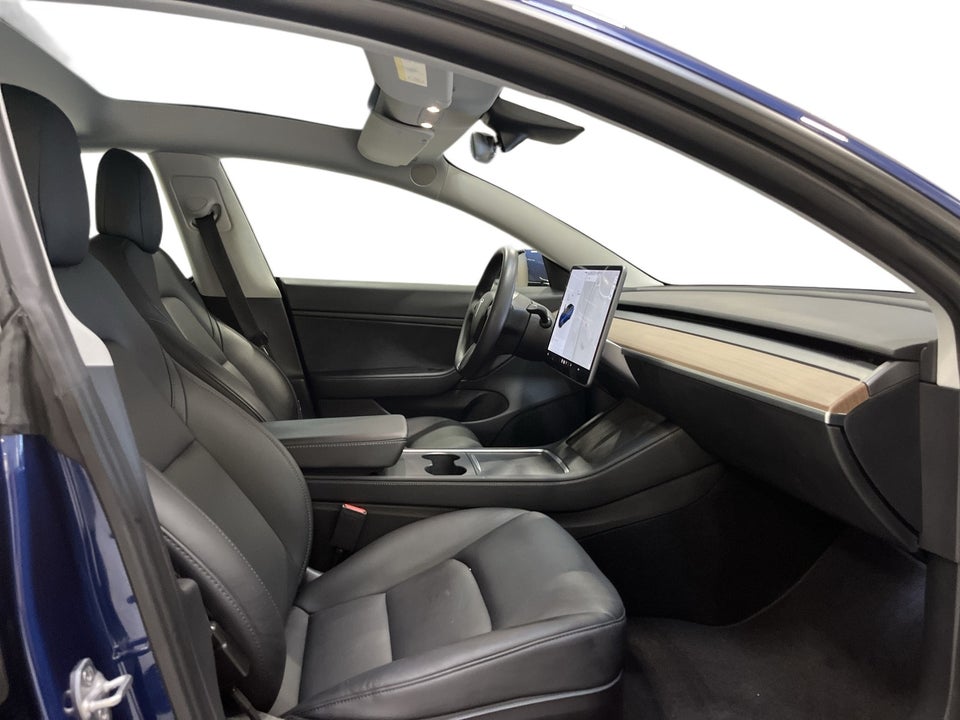 Tesla Model 3 Long Range AWD 4d